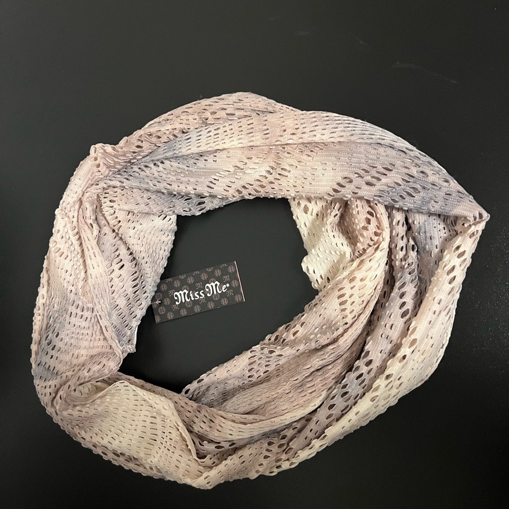 Y2K MISS ME INFINITY SCARF buckle